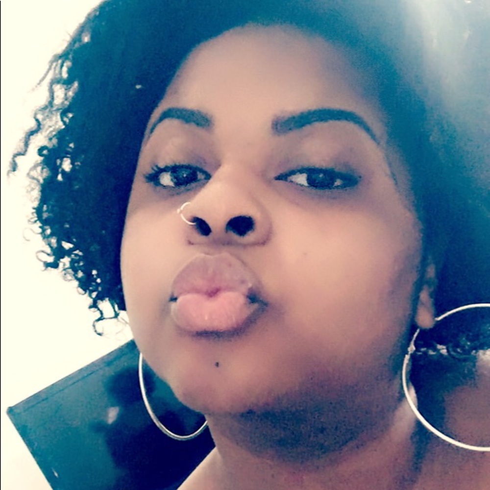 Meet your Posher, Kiana